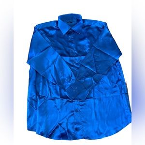 Men’s silky dress shirt